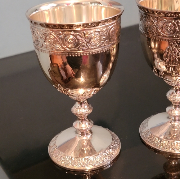 Vtg. Cornell Silver Plate Goblet Glasses w/ Ornate Coat Of Arms - Picture 2 of 5